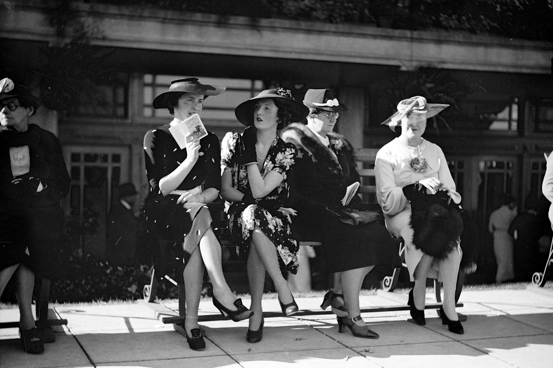 History Council Victoria Feb26 MELBOURNE CUP DERBY AND OAKS DAY. FLEMINGTON RACECOURSE 1936 v2